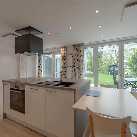 With Fabulous Garden Holiday home