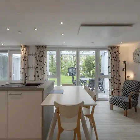 With Fabulous Garden Holiday home *