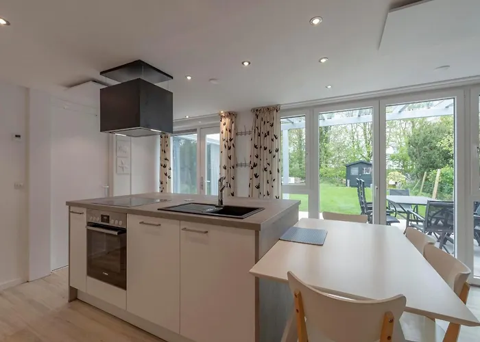 Sint Maartenszee Garden Bliss *