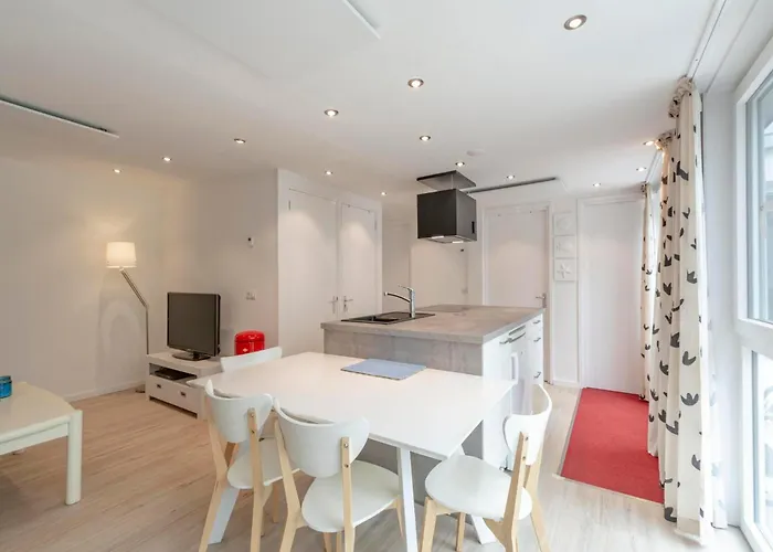 Дом отдыха Sint Maartenszee Garden Bliss