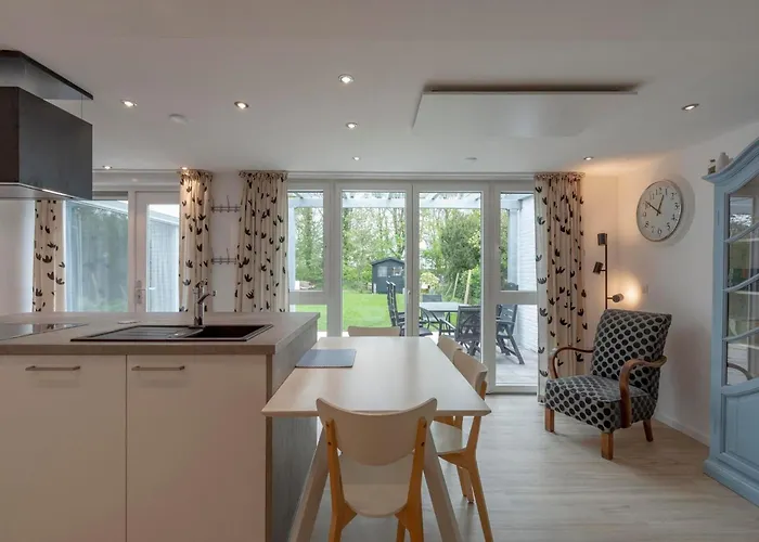 Дом отдыха Sint Maartenszee Garden Bliss Sint Maartensvlotbrug