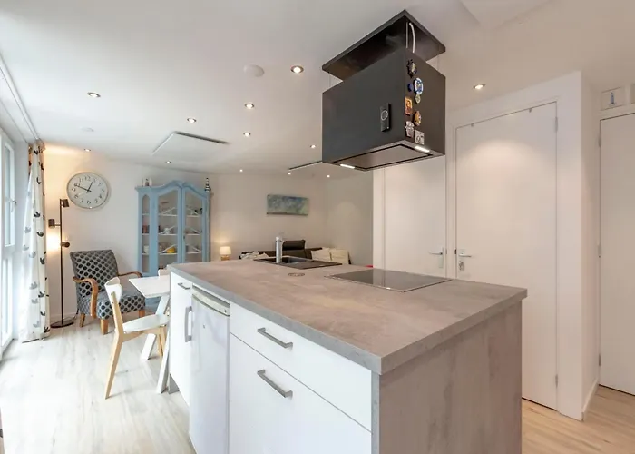 Дом отдыха Sint Maartenszee Garden Bliss