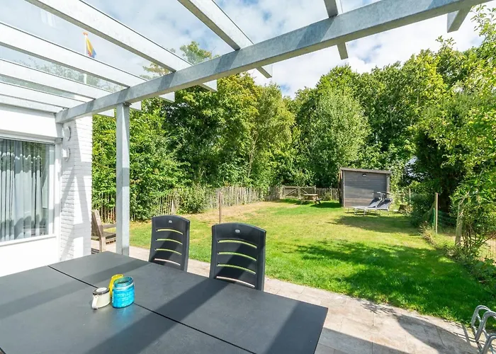 Sint Maartenszee Garden Bliss Дом отдыха *